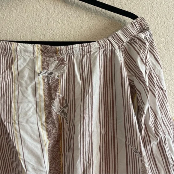 O'Neill Adalyn Off the Shoulder Floral Neutral Blouse Women's Size XS - Picture 4 of 10